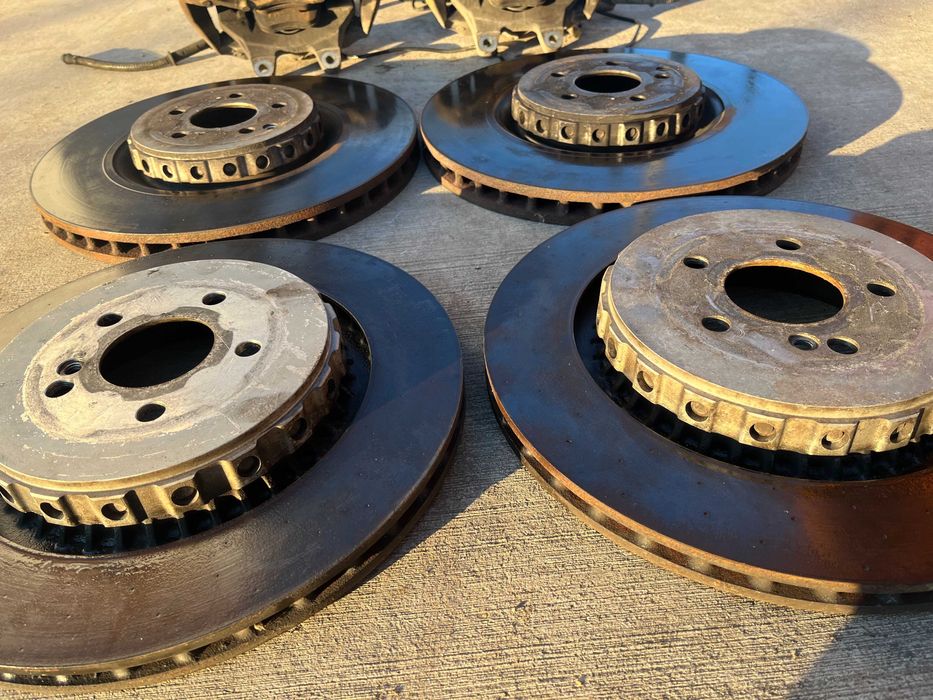 Дискове с накладки Предни и Задни Спирачни апарати MERCEDES CL63 AMG