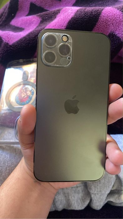 Ip 12 pro aproape nou cu tot cu cutie doar in caransebes nr tel 0733832530