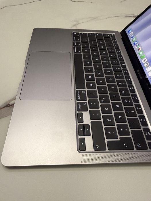 MacBook Air M1 13” – 16GB RAM / 500GB SSD / Baterie NOUĂ 100%