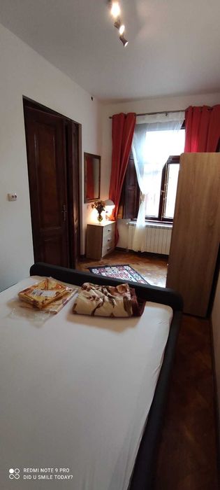 De închiriat apartament 2 camere la curte