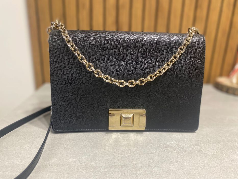 Черна чанта FURLA Metropolis