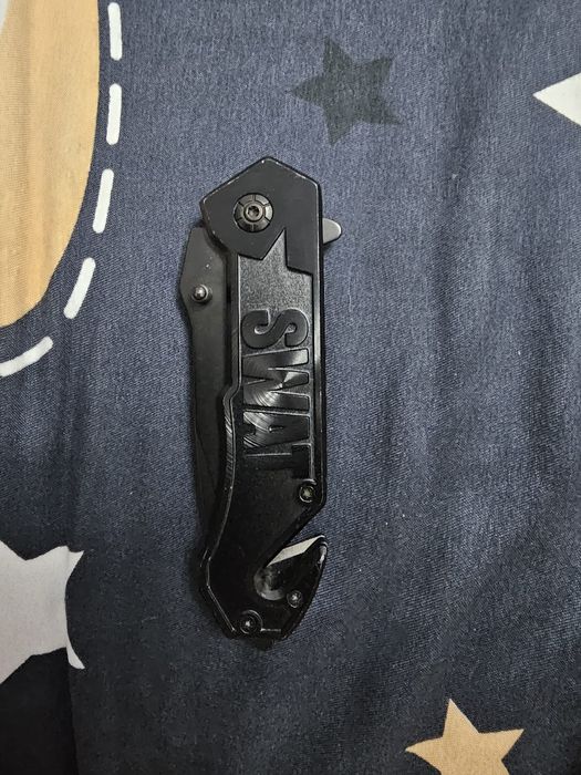 Vând cuțite de colecție