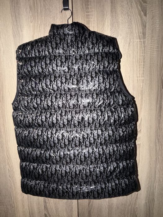 Елек на Dior      Б