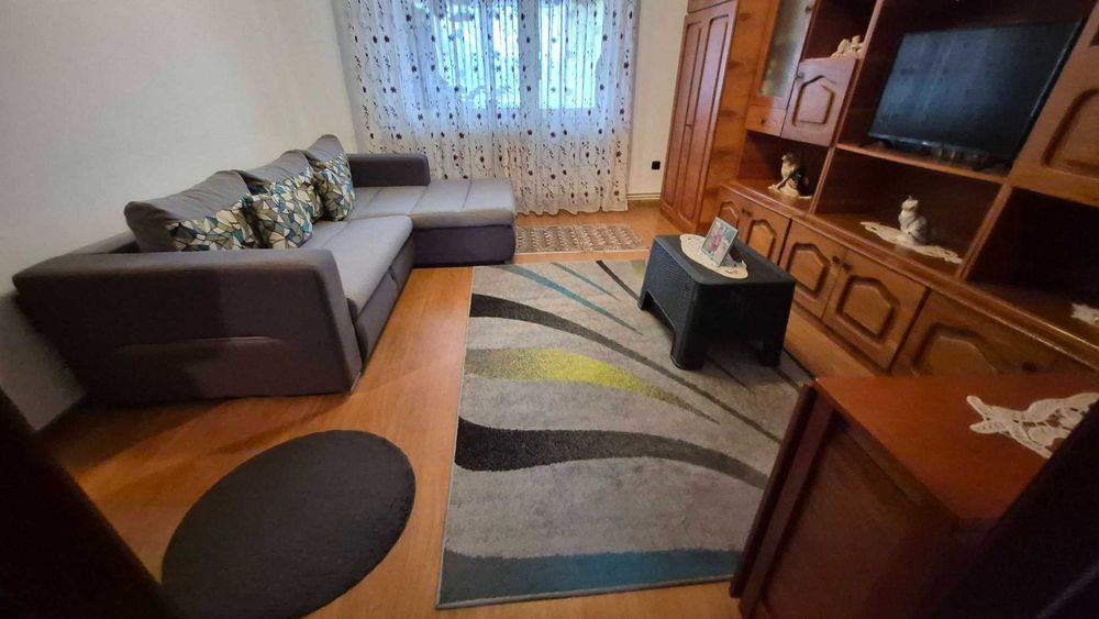 Apartament 3 camere decomandat in Onesti, zona de sus.