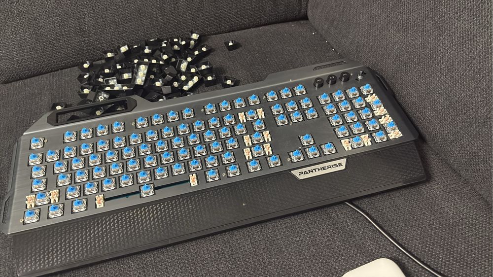 Tastatura pantherise switches blue