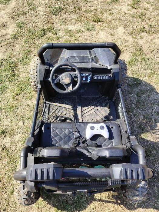 Mașina electrică 4x4 pt copii cu telecomanda cu 4 motoare