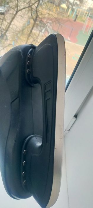 Продам коньки хоккейные