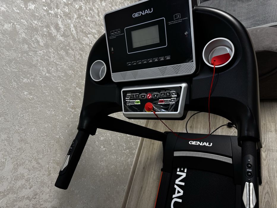 Продам Беговую дорожку Genau