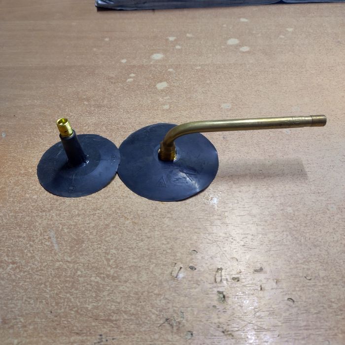 Вентиль (сосок) на камеру для  К-700, МТЗ