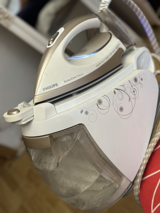 Statie de calcat philips perfect care silence GC 9550