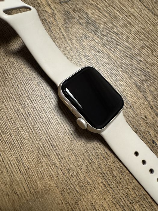 Apple Watch SE (2nd Gen) GPS 40mm – Отлично състояние