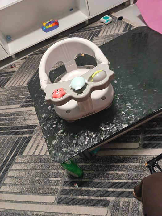 vand masuta pentru bebe