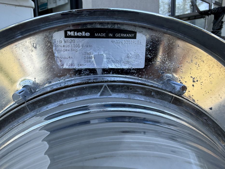 Пералня Миеле W820