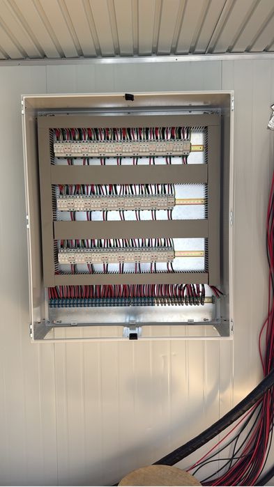 Electrician cu experienta