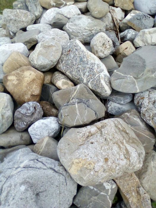 Piatra gabioane , ornamente și construcții