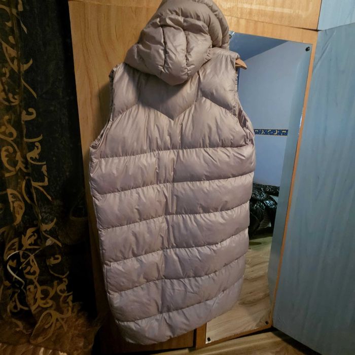 Дълъг бежов елек