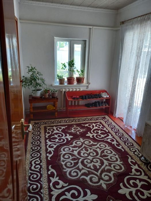 Үй сатылады. Дом продаются