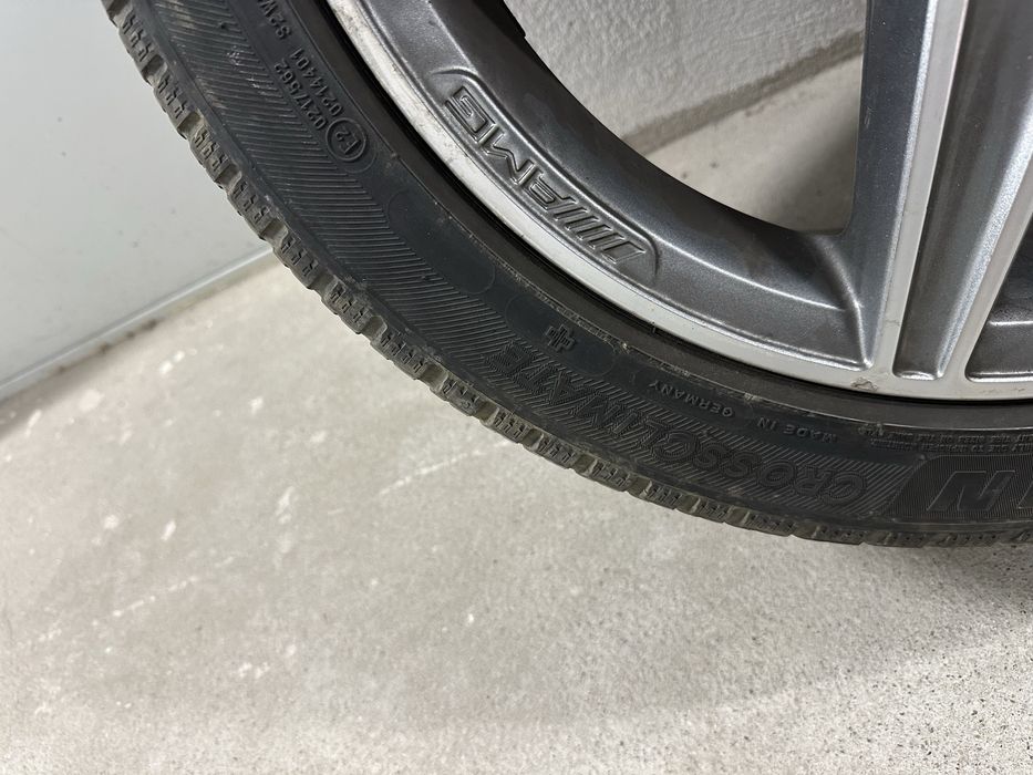 Roti/jante Mercedes OEM R18 W205 C E CLA cu anvelope Michelin m+s iarna/vara