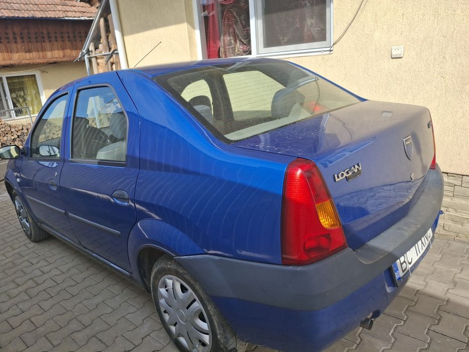 Vând Dacia Logan
