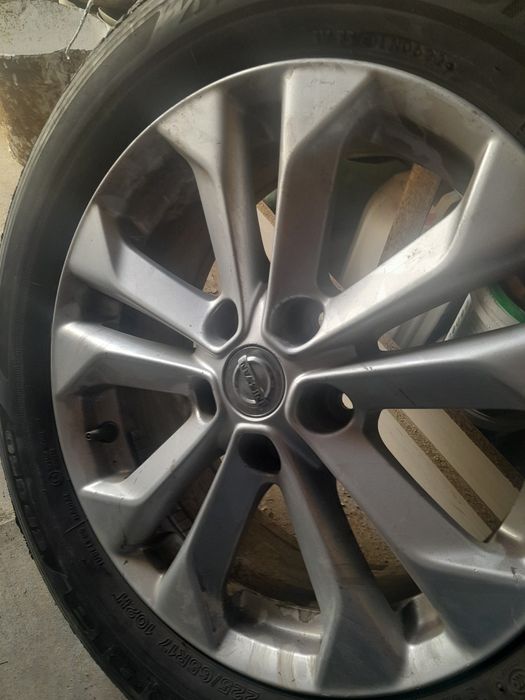 Шины с дисками..