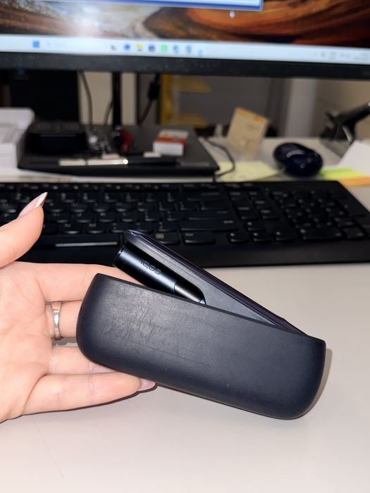 IQOS ILUMA i negru