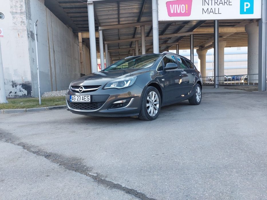 Vand Opel Astra, Full Oprions, An  2016, Preț 5250 €. Negociabil