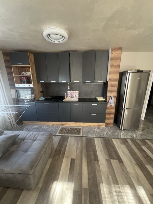 Дава се под наем Многостаен апартамент в Пловдив, Южен - 140 кв.м за 765 € - Снимка #1