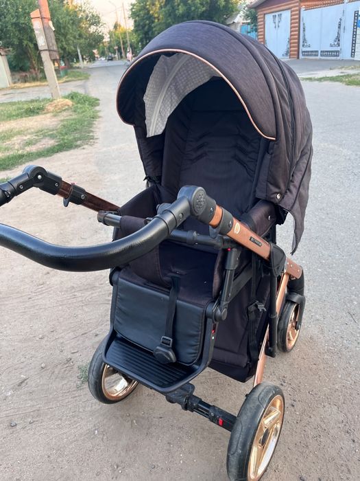 Продам коляску Adamex Chantal 2 в 1