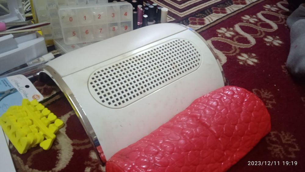 Goʻzallik saloni aparat uskunalari sotiladi