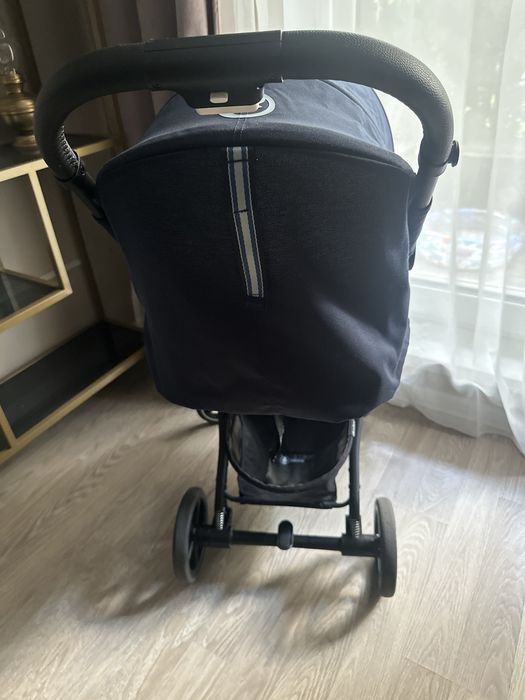 Carucior pentru bebelusi Cybex Gold Beezy Magic Black