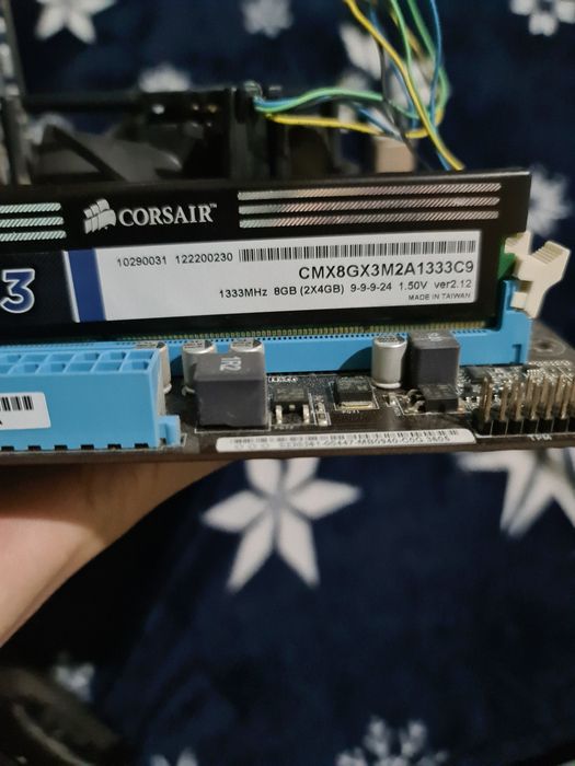 Vând kit de desktop și Light gaming