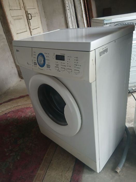 Срочно продаётся стиральная машинка LG  5 кг
