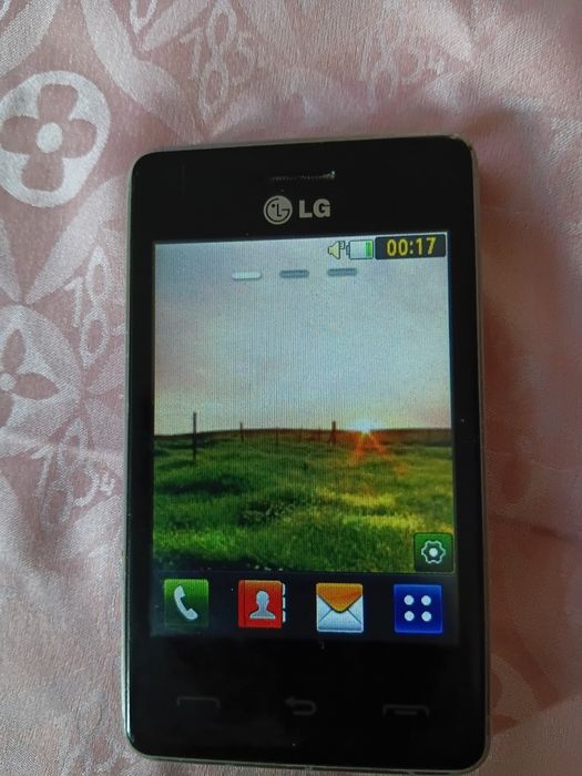 Мобильный   телефон  LG