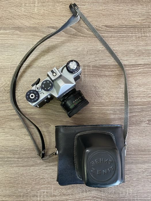 Винтидж 35мм огледално-рефлексен фотоапарат Zenit ET