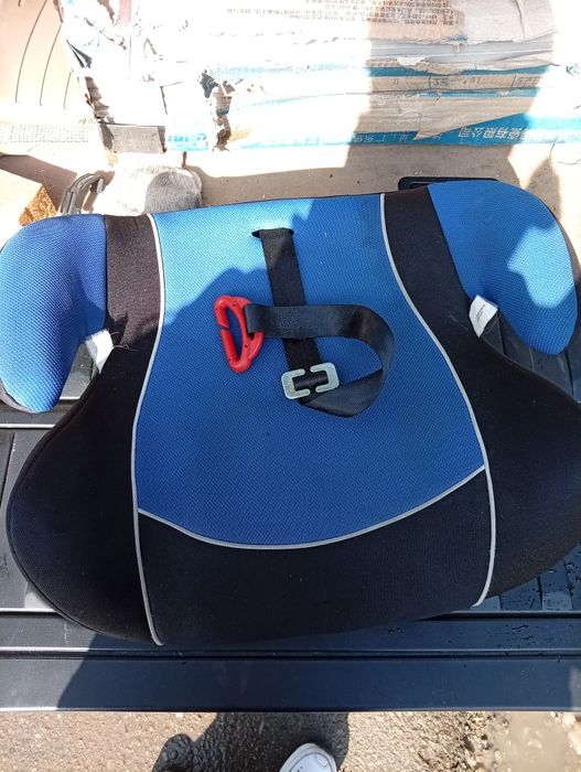 Продам детское кресло в автомобиль