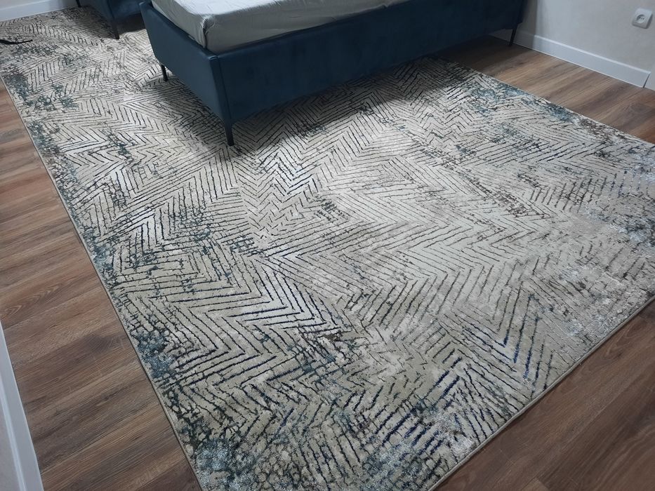 Продам ковёр новая