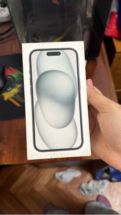 Iphone 15 128ГБ телефон