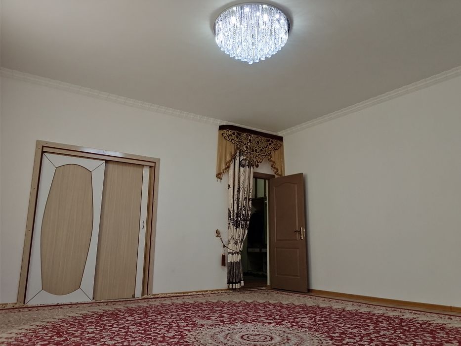 Urganch shaharida joylashga 4 xonali   kvartira sotiladi