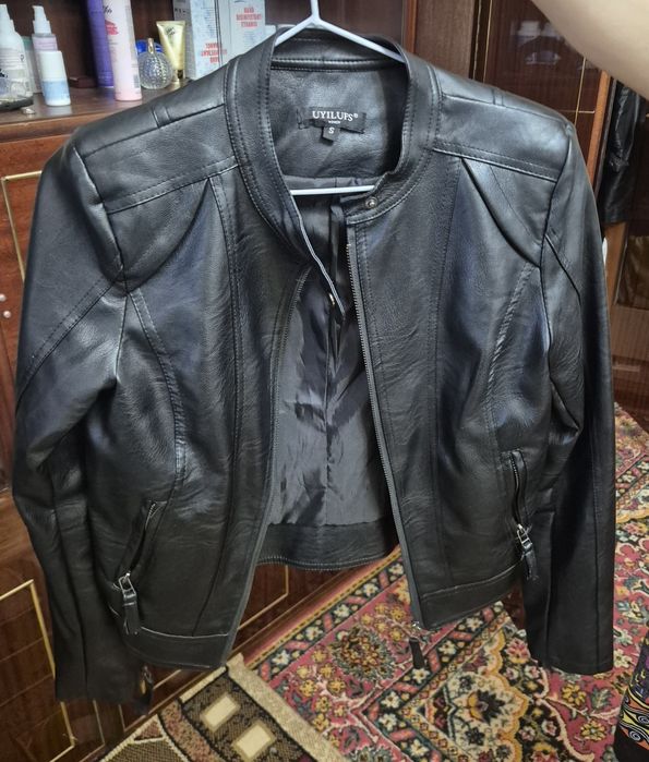 Кожанная куртка (эко кожа)