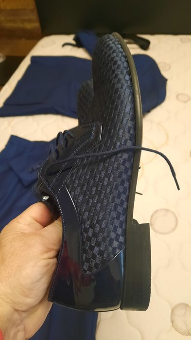 Продавам костюм и обувки на Теодор