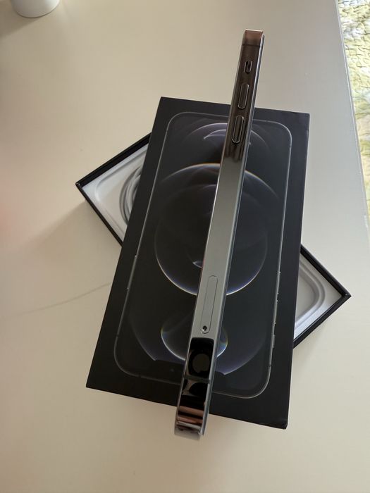 Продам iPhone 12 pro 256GB