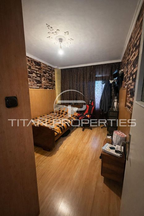 Тристаен за продажба в кв.Красна поляна 1