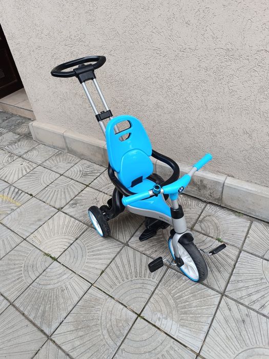 Сгъваема триколка с сенник на Chipolino BMW