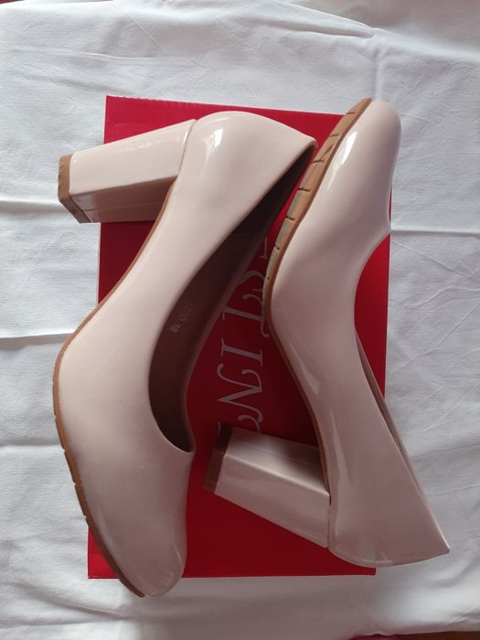 Pantofi dama eleganti cu toc nude