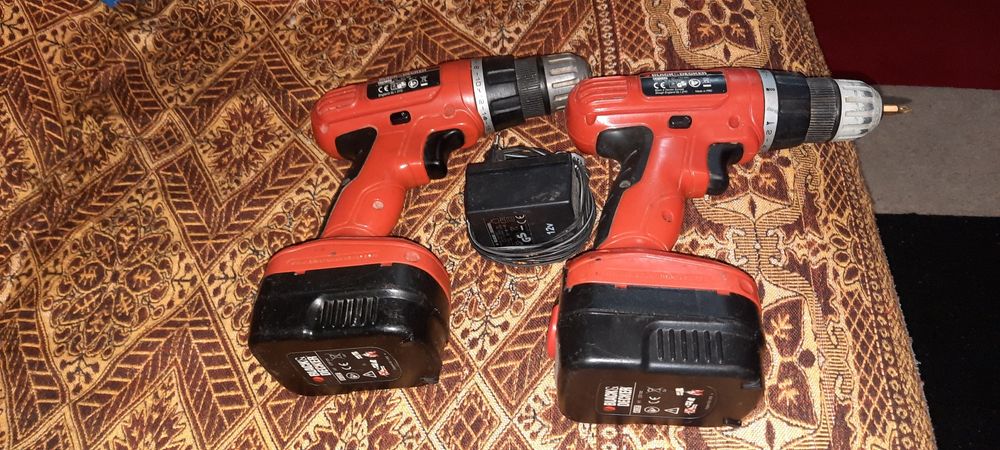 Vând autofiletante Black&Decker.