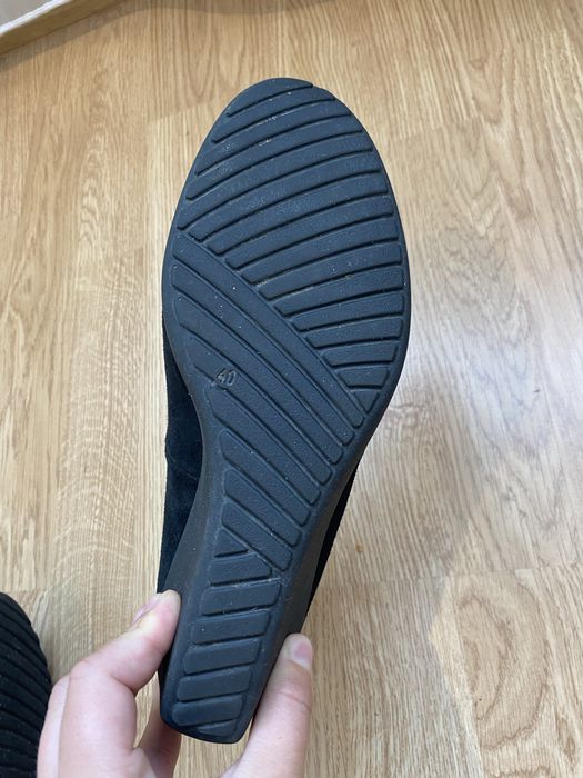 Pantofi din piele intoarsa naturala