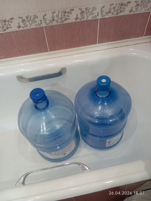 Продам Бутыли 18,9 л