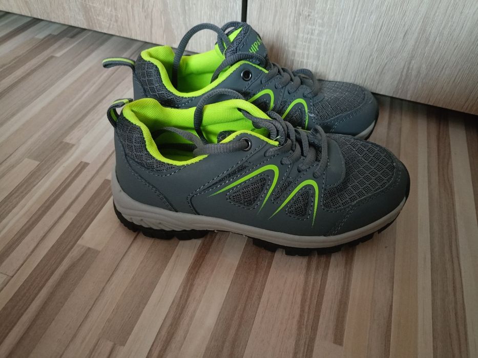 Нови маратонки за момче