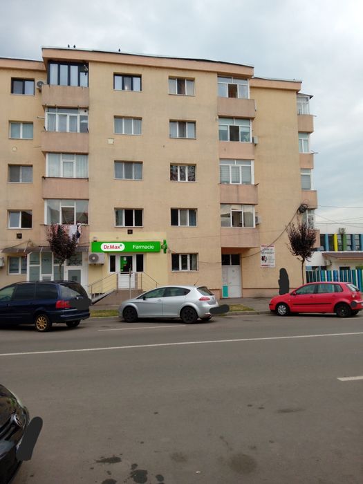 Vând apartament în Rovinari