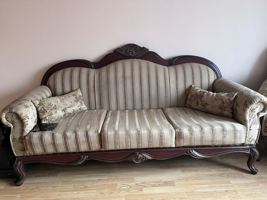 Диван винтажный